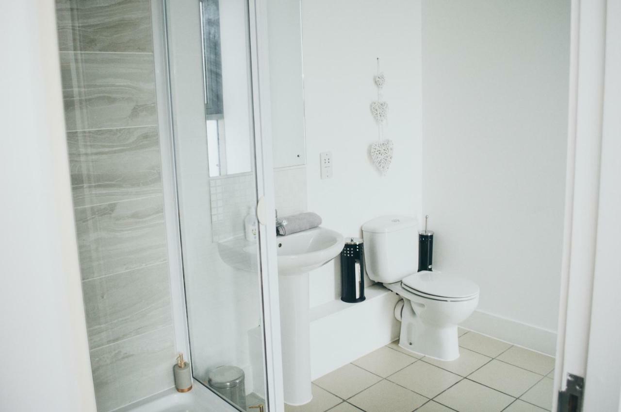 Serviced Apartment In Liverpool City Centre - Free Parking - Balcony - By Happy Days Exteriér fotografie