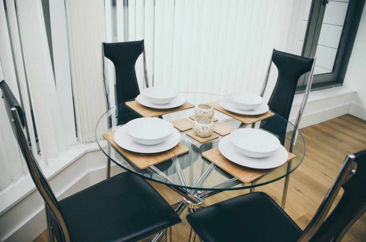 Serviced Apartment In Liverpool City Centre - Free Parking - Balcony - By Happy Days Exteriér fotografie