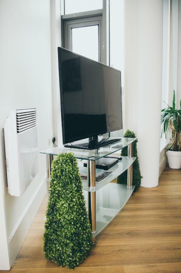Serviced Apartment In Liverpool City Centre - Free Parking - Balcony - By Happy Days Exteriér fotografie
