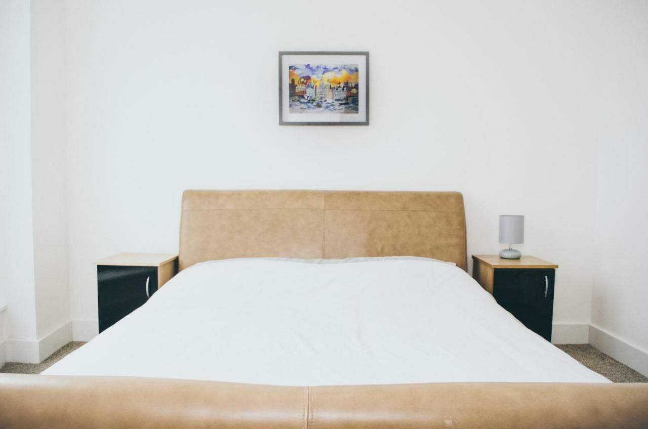 Serviced Apartment In Liverpool City Centre - Free Parking - Balcony - By Happy Days Exteriér fotografie