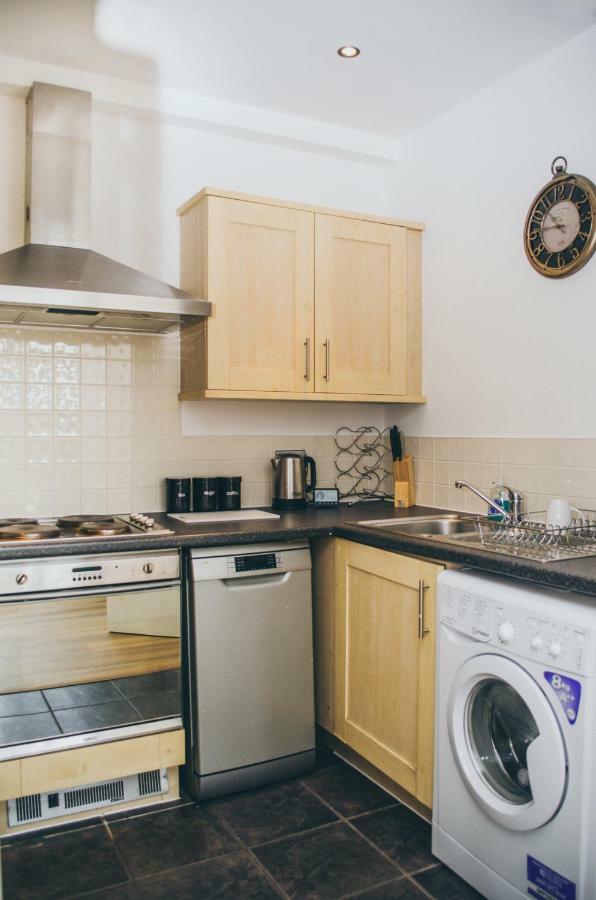 Serviced Apartment In Liverpool City Centre - Free Parking - Balcony - By Happy Days Exteriér fotografie