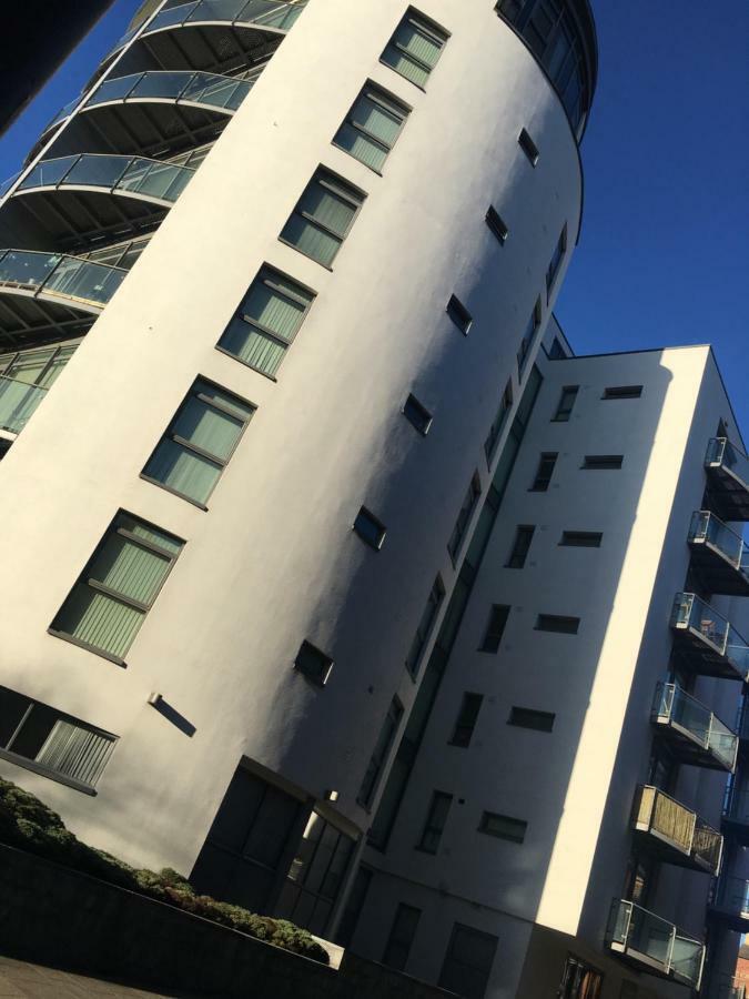 Serviced Apartment In Liverpool City Centre - Free Parking - Balcony - By Happy Days Exteriér fotografie